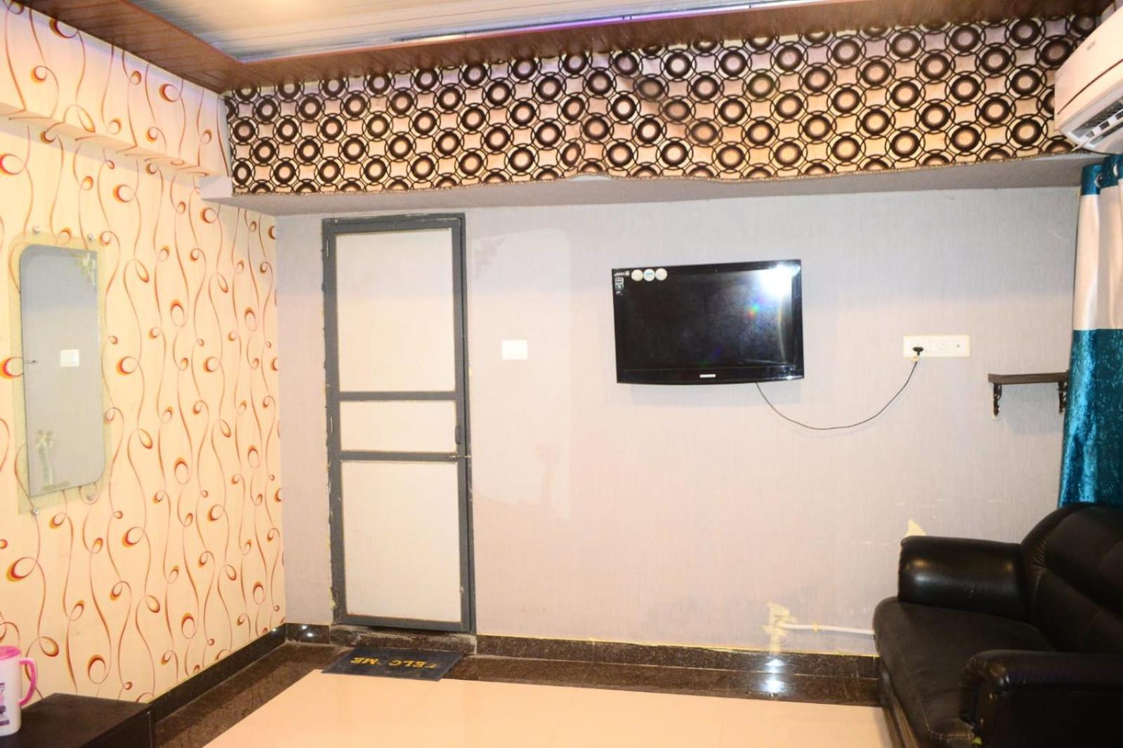 Hr Paying Apartment *